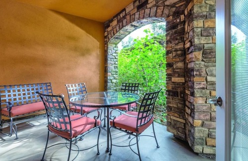 Napa Resort | Available only for Super Bowl weekend. 1:15 hrs. from Levi's Stadium.