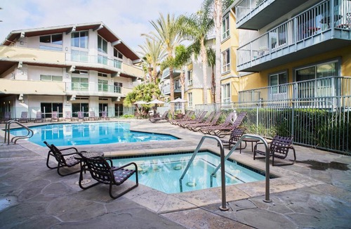 Marina del Rey Apartment | Azure Horizons - A Marina High-Rise 3BR Masterpiece