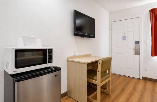 Oildale Hotel | Bakersfield Inn