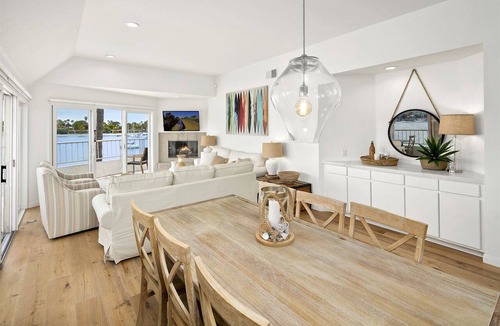 Mission Beach Condo | Bay Front Luxury Penthouse w/elev. & AC! Enjoy multiple outside patios & views!