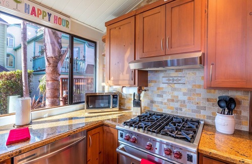 Mission Beach House | Bayside Breeze | Waterfront Patio & Sunset Views