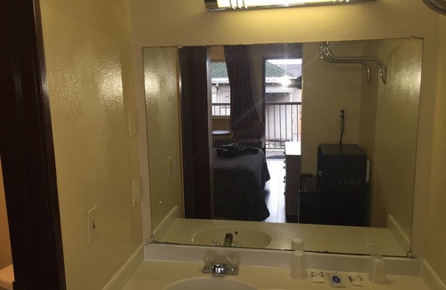 Longfellow Hotel | Bayview Motel
