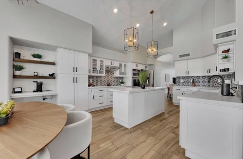 Fox Crossing House | Be a star in this waterfront Fam Glam Hot Pool, Paddle Boat