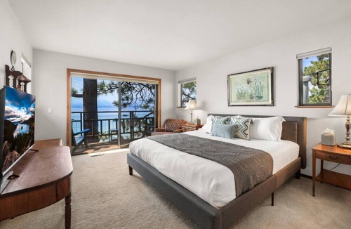 Zephyr Cove House | Beachfront Retreat | Sweeping Lake Views | Sleeps 10