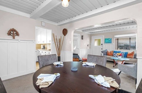 Hermosa Beach House | Beachside Bungalow 5 Minute Walk to Shore