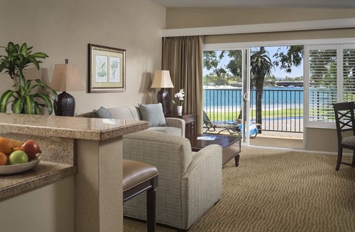 Central Mission Beach Hostel | Beachside Escape! 2 Spacious Bay View Units, Close to SeaWorld San Diego!