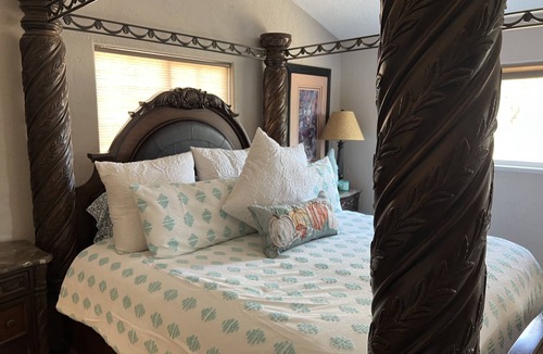 Junction House | Beautiful and Relaxing Guest House!