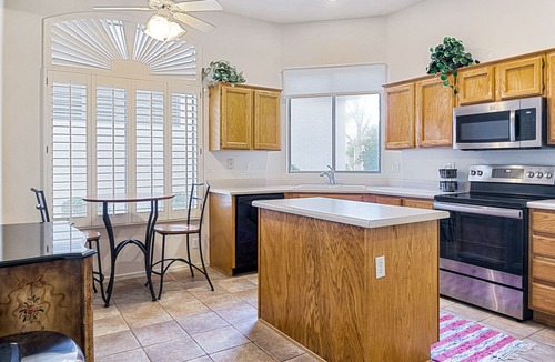 Oakwood Villa | Beautiful, bright and spacious Villa.