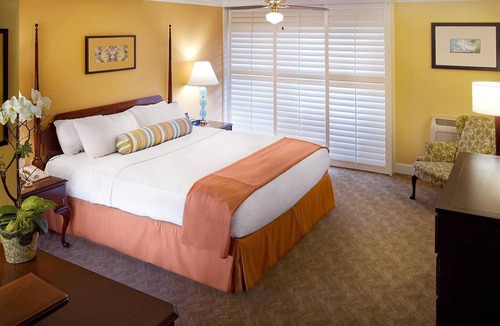 Carlsbad Village Cabin | BEAUTIFUL CARLSBAD INN BEACH RESORT
