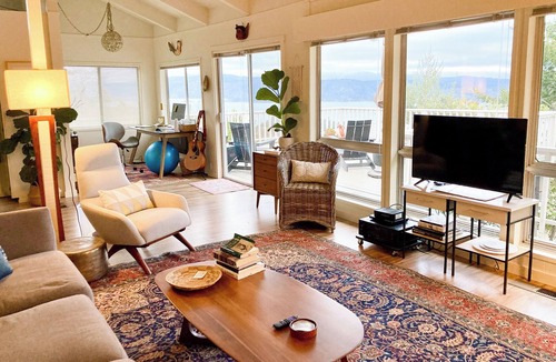 Kelseyville House | Beautiful home in Kelseyville with lake view, minutes from Wine Country