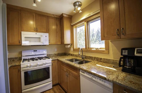 Mountain Club Cabin | Beautiful Home in the Pines: 3bed, 2bath just 10 min to Prescott Town Center