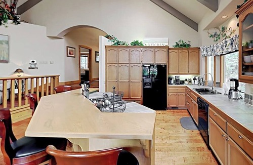 Cedar Glen House | Beautiful home W/Lake Access, Decks, Fire pit, Papoose Lake views, & EV Charger