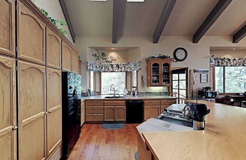 Cedar Glen House | Beautiful home W/Lake Access, Decks, Fire pit, Papoose Lake views, & EV Charger