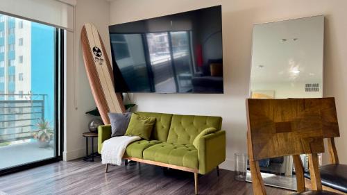 Downtown Apartment | Beautiful Penthouse in the Heart of Santa Monica