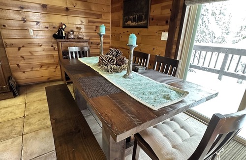 Truckee House | Beautiful, Rustic Ski Home. Great Mountain Retreat!