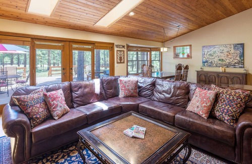 Flagstaff Cabin | Beautiful Secluded Mountain Home on 2.5 Acres ~ Wildlife, Quiet, Close To Town!