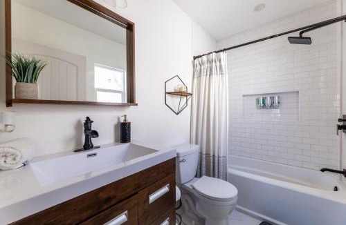 Los Angeles Apartment | Beautiful Spanish Home near SoFi, Forum, LAX, DTLA