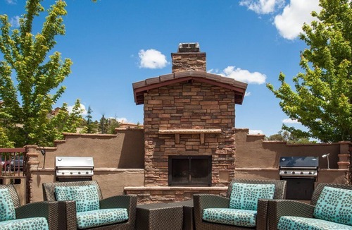 Prescott Apartment | Beautiful studio unit at resort, sleeps 4
