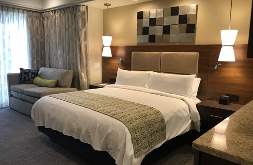 Palm Desert Hotel | Beautiful studio villa at Marriott Desert Springs!