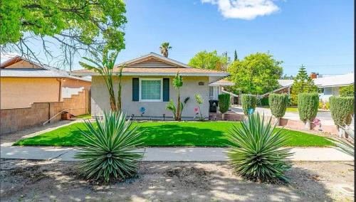 Sun Valley House | Beautifull 4 Bedroom House 15 Minutes From Universal Studios