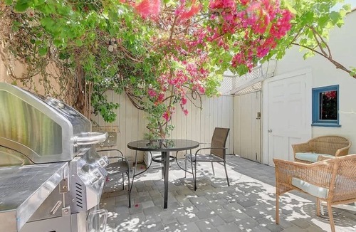 Belmont Shore House | Belmont Shore,2 Blocks to Beach,World Cup,Sleeps 6