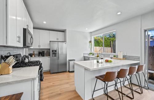 Belmont Heights House | Belmont Shore Getaway with Hot Tub and Firepit