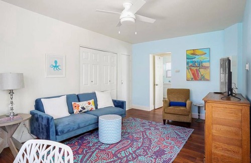 Mission Beach Apartment | Ben's Beach Bungalow 5, cheery Mission Beach 1BR!
