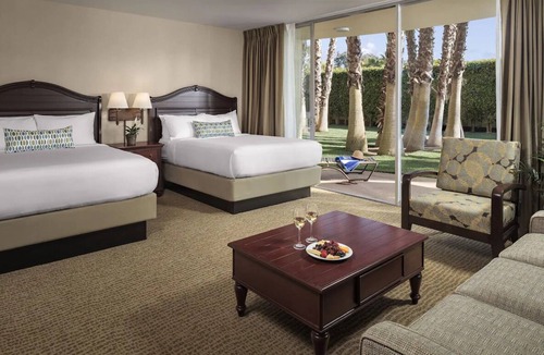 Central Mission Beach Hostel | Best Value, Quality Stay! 2 Relaxing Units, Free Parking, Near Mission Beach