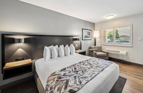 Redding Hotel | Best Western Plus Hilltop Inn