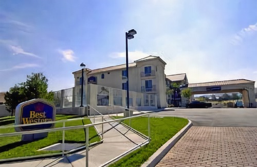 Palmdale Hotel | Best Western Plus John Jay Inn & Suites