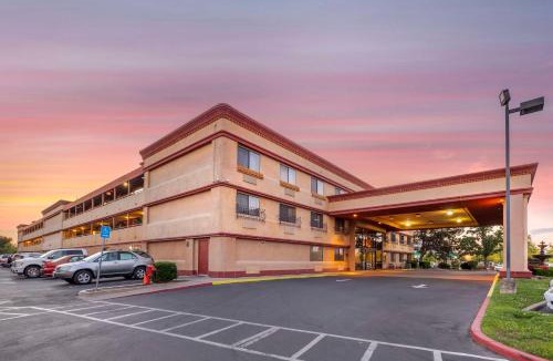 Roseville Hotel | Best Western Plus Orchid Hotel & Suites