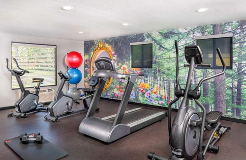 Anaheim Resort Hotel | Best Western Plus Raffles Inn & Suites