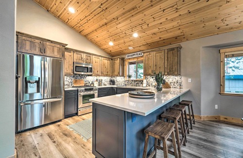 Truckee Cabin | Bikes, Grill & Views: Luxe Truckee Cabin!