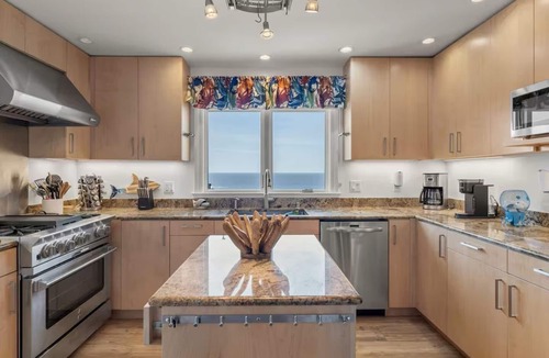 Jenner House | Blue Pearl, by Vinifera Homes