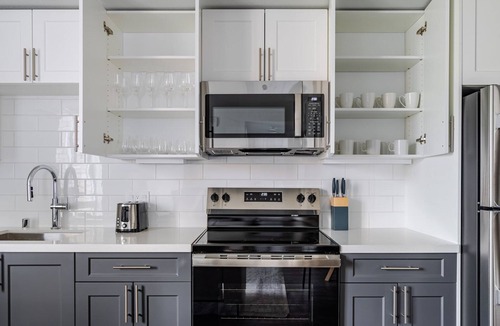 Downtown Berkeley Apartment | Blueground | Downtown Berkeley, AC, nr UC Berkeley