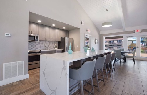 Foster City Apartment | Blueground | Foster City, pool, nr Bay Trail