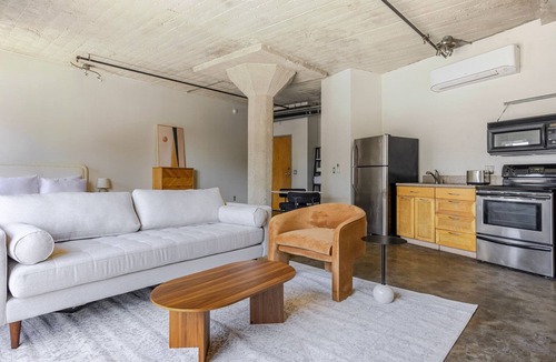 Hollywood Apartment | Blueground | Hollywood, view, nr Hollywood Sign