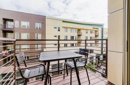 Mountain View Apartment | Blueground | Mountain View, pool, nr Shoreline Park