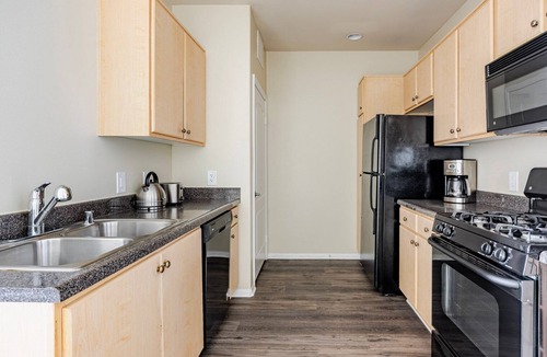 Los Angeles Apartment | Blueground | Playa Vista, pool & AC, nr beach