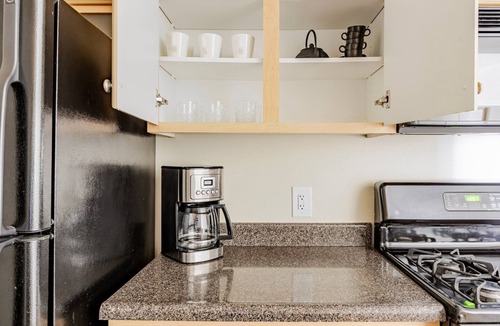 Los Angeles Apartment | Blueground | Playa Vista, pool & AC, nr beach