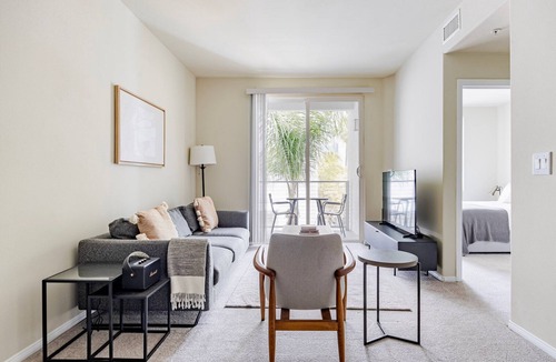 Los Angeles Apartment | Blueground | Playa Vista, pool & AC, nr beach