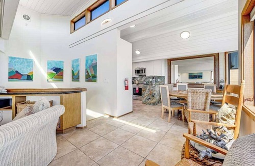 Bodega Bay House | Bodega Bay Dog-Friendly Oceanview Home with Hot Tub