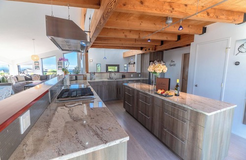 Bodega Bay House | Bodega Bay Personal Resort! Golf, Waves, Seals! Ocean Vibes! HtTb~Sea Casa