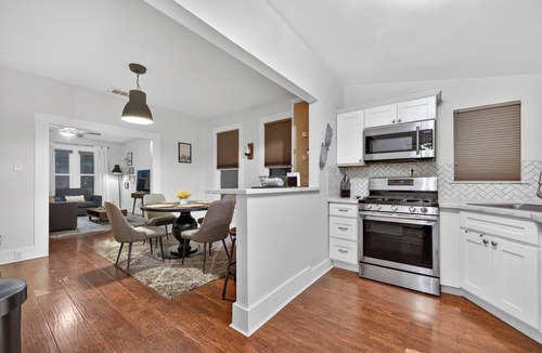 Central Sacramento House | Boulevard Park Bungalow: Walk to Dining & Nightlife