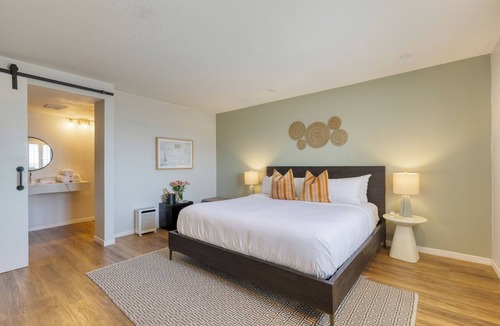 Laguna Beach Hotel | Boutique Hotel + Pool + Hot Tub + Terrace + Walkable | The Mara by AvantStay