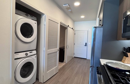 Midway District Apartment | Bowen: Charming 1-BR in Delightful Point Loma, San Diego w/AC & Gym