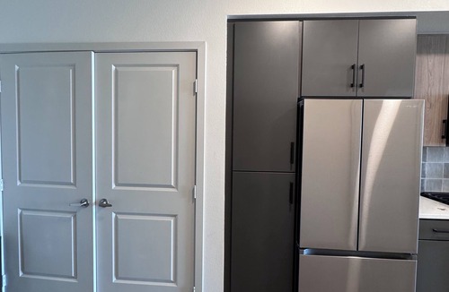 Midway District Apartment | Bowen – Elegant 1BRs near Liberty Station with luxe finishes and style.