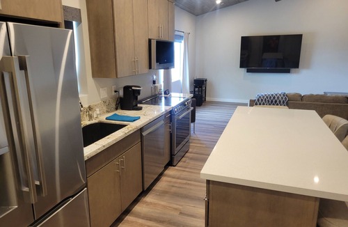 Diamante Del Lago House | Brand new 800 square foot detached guest house at top of the mountain