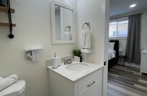 Oxnard Apartment | Brand New Private Apartment Near Beach/Restaurants