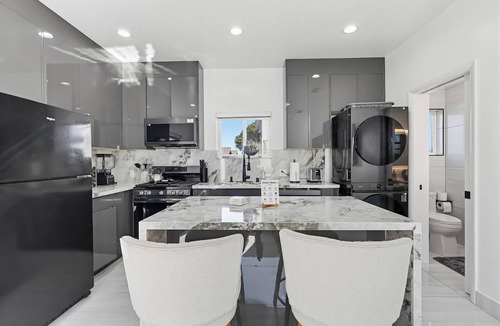 Torrance House | Brand New Standalone Dwelling in Southbay